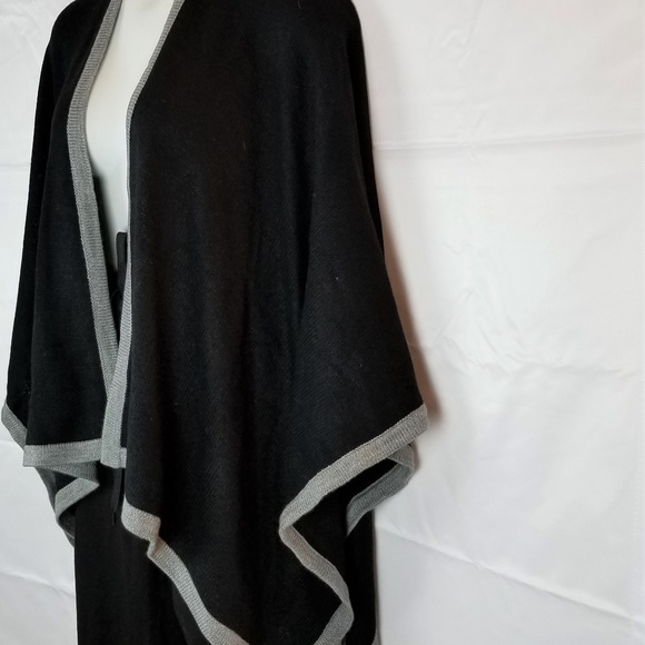 Womens Mixit Black Knit Poncho Wrap Gray Trim - Picture 2 of 8